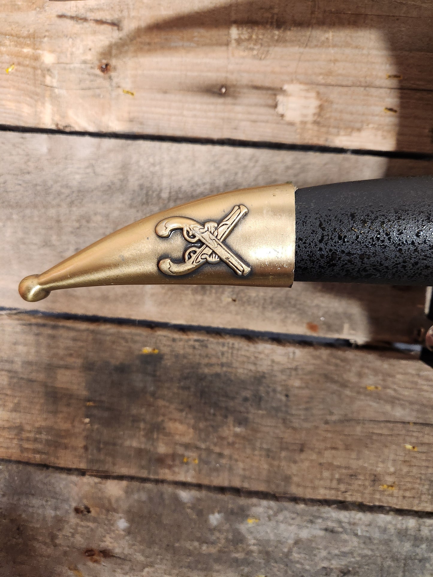 'D' Guard Cutless Gold (L-44913)